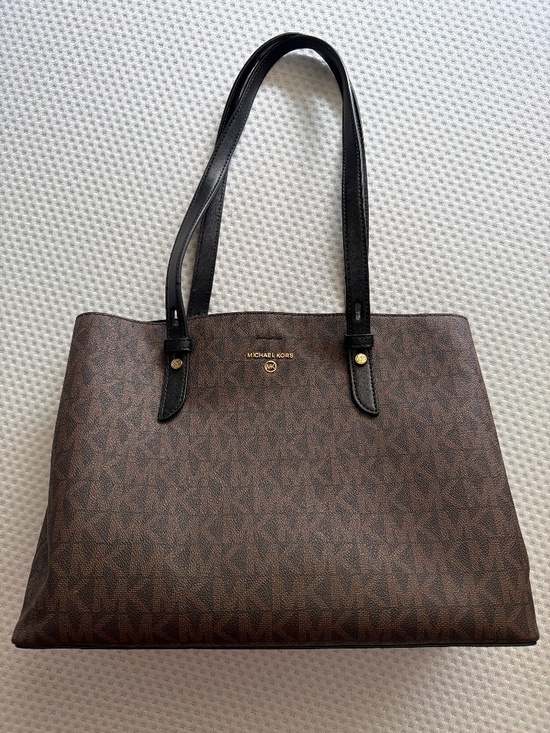 Michael Kors Handbags - Michael kors purse
